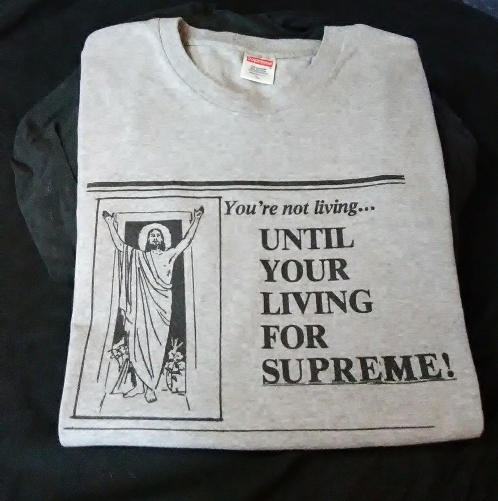Supreme Tshirt
